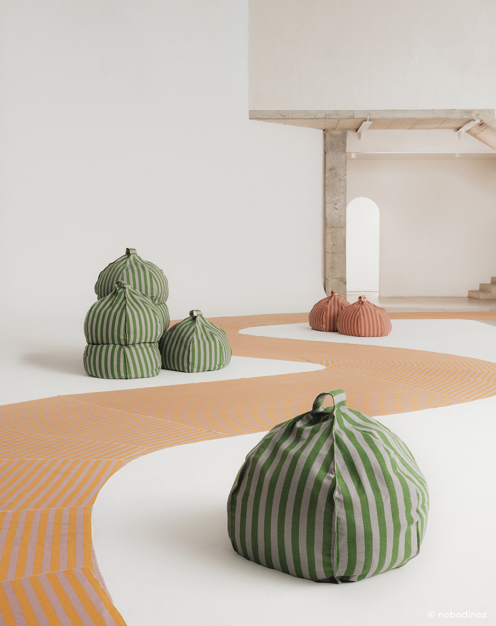 Pouf rond à rayures - taille enfant - Vibes
