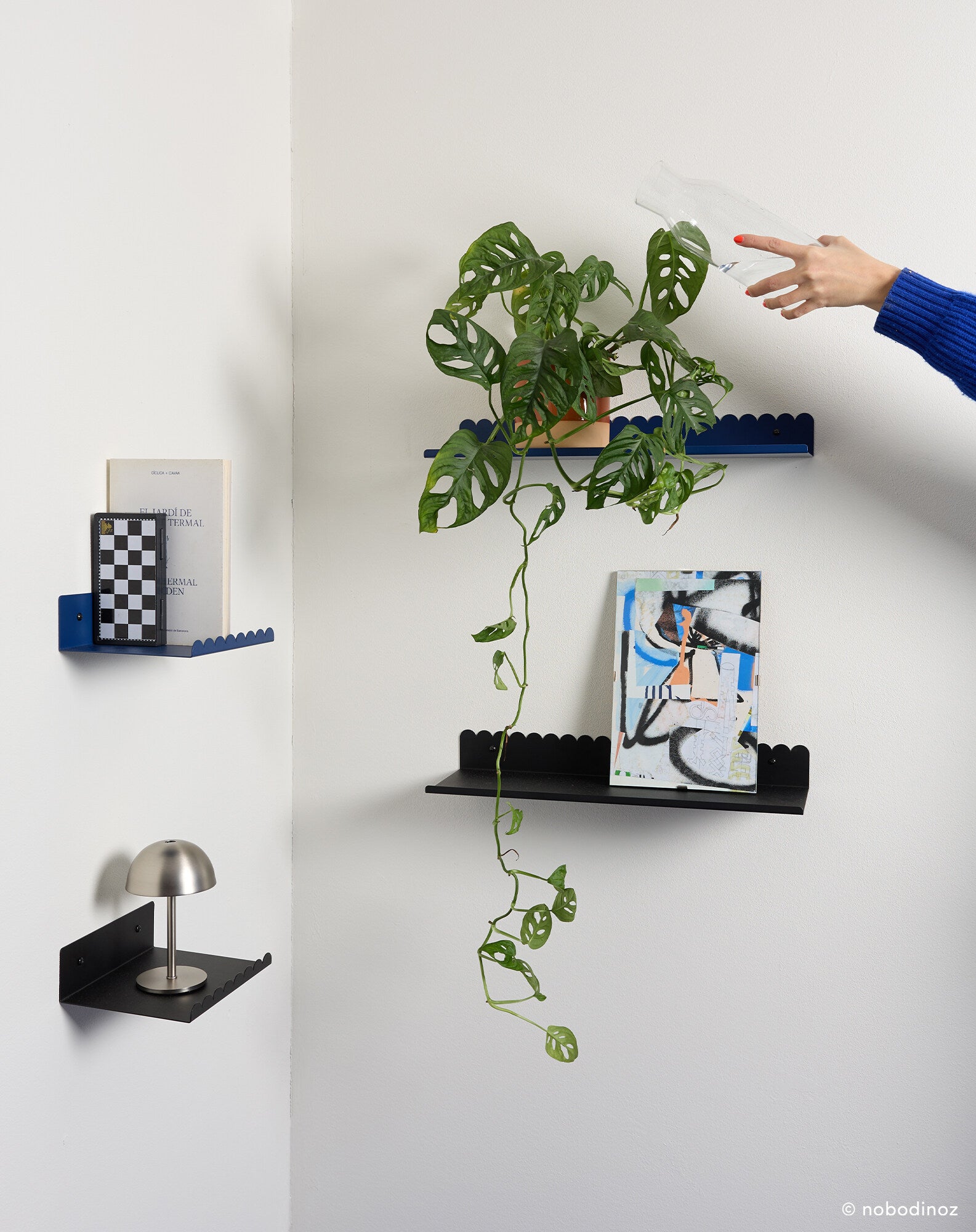 Lacquered steel wall small shelf