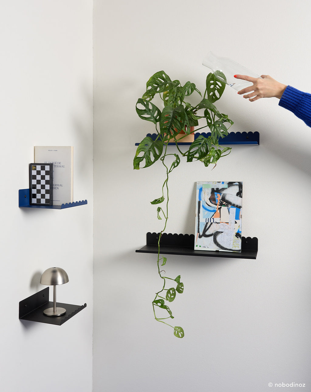 Lacquered steel wall small shelf