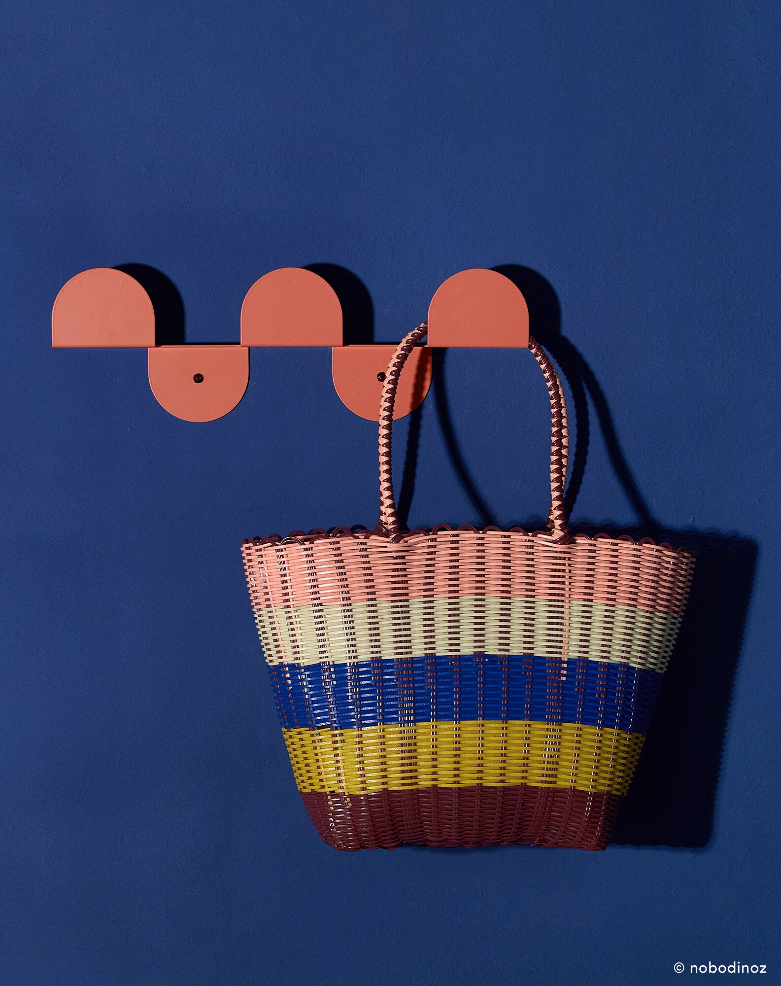 Lacquered steel wall coat rack
