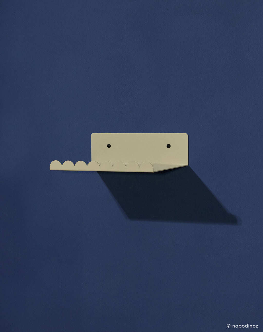 Estantería de pared de acero lacado pequeña