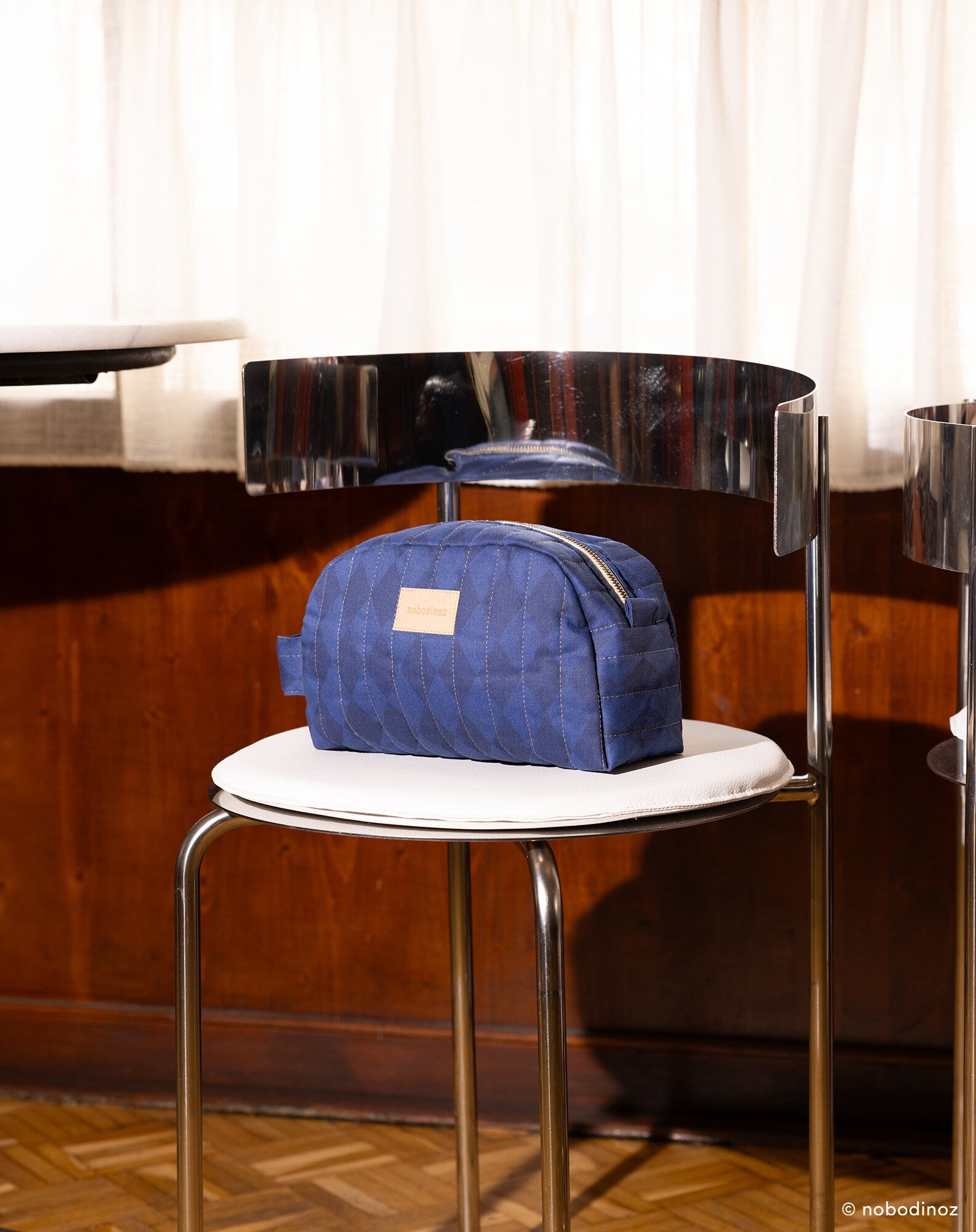 Waterproof vanity case Hyde Park