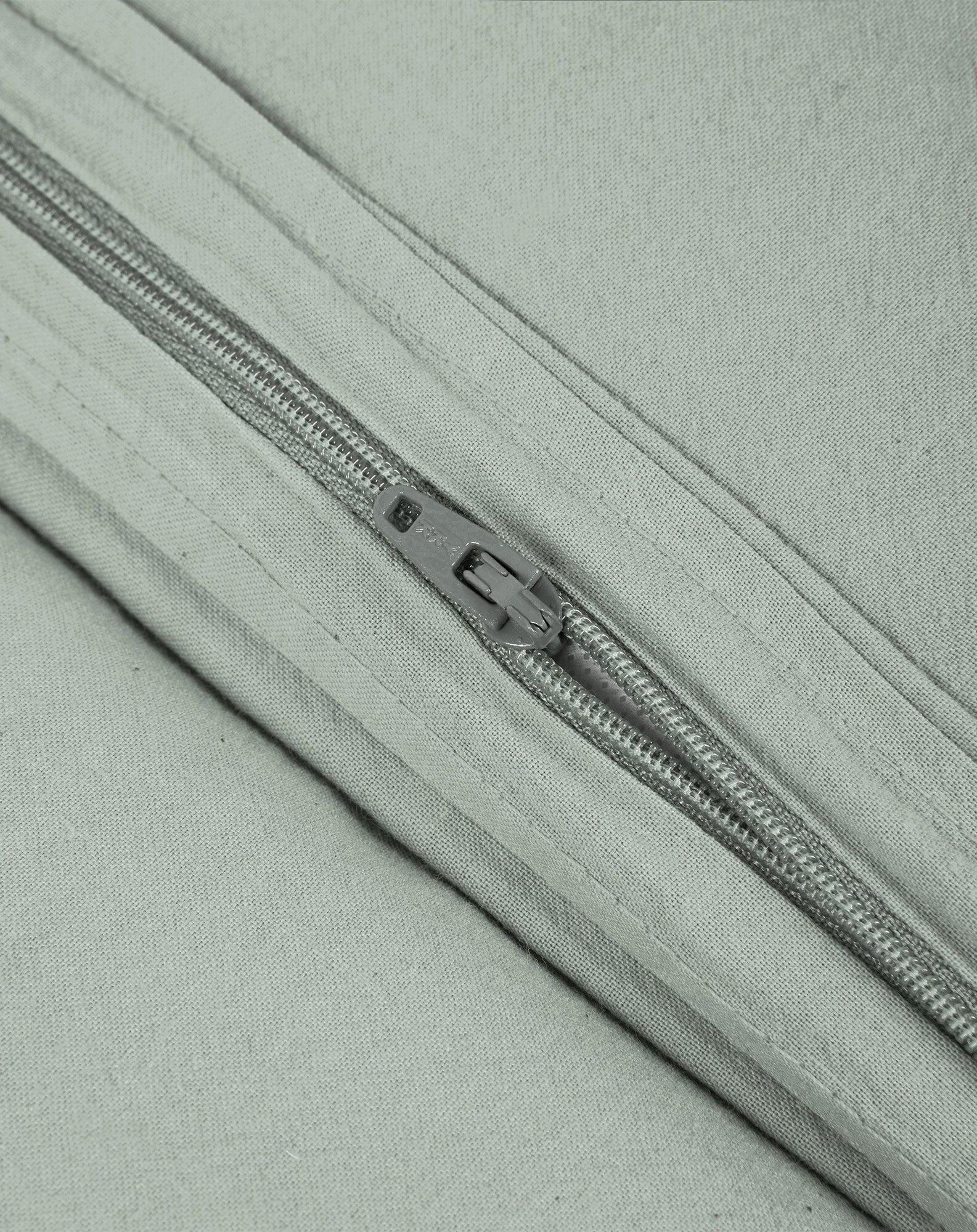 Zipped cot bumper in washed cotton Wabi-Sabi