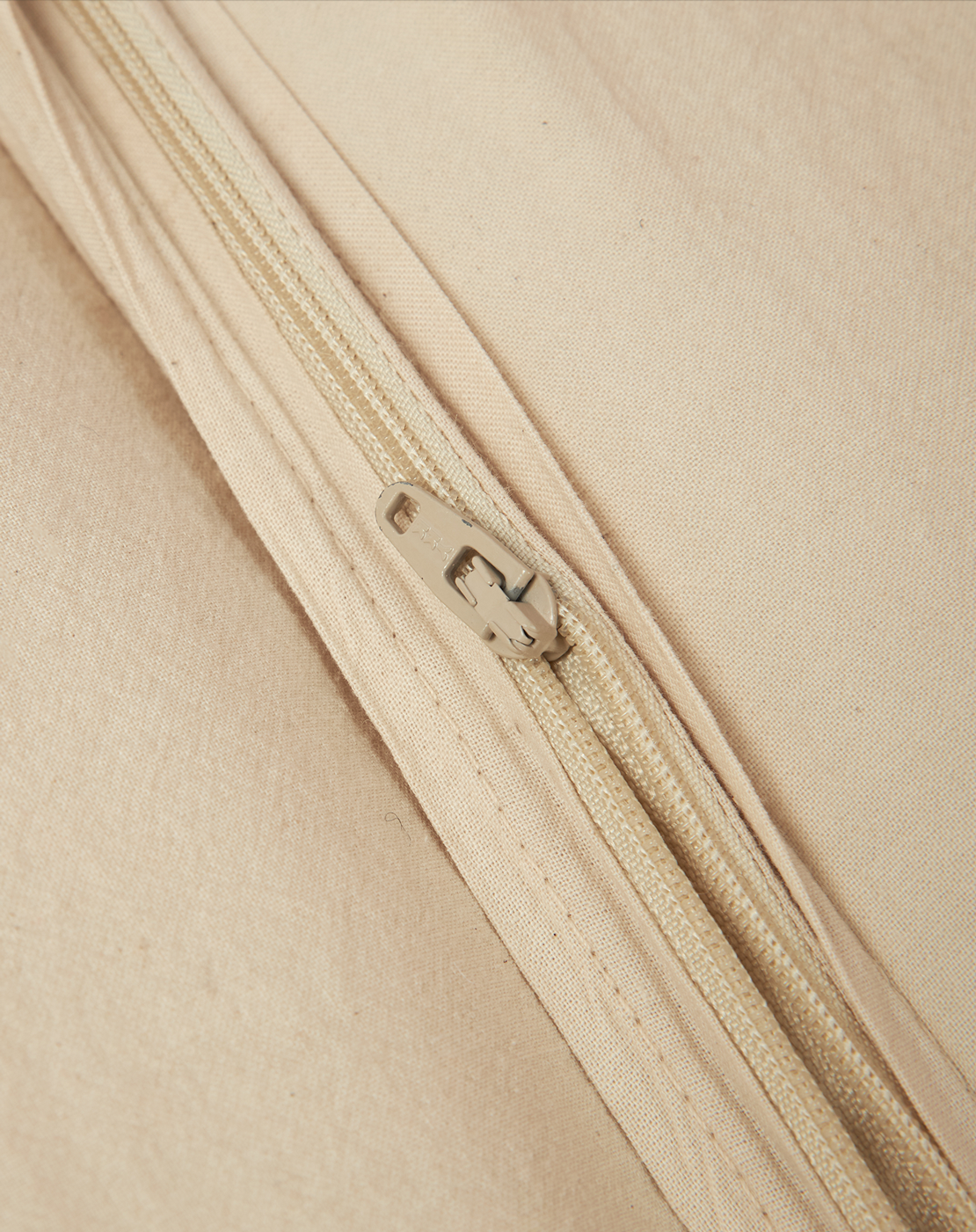 Zipped cot bumper in washed cotton Wabi-Sabi