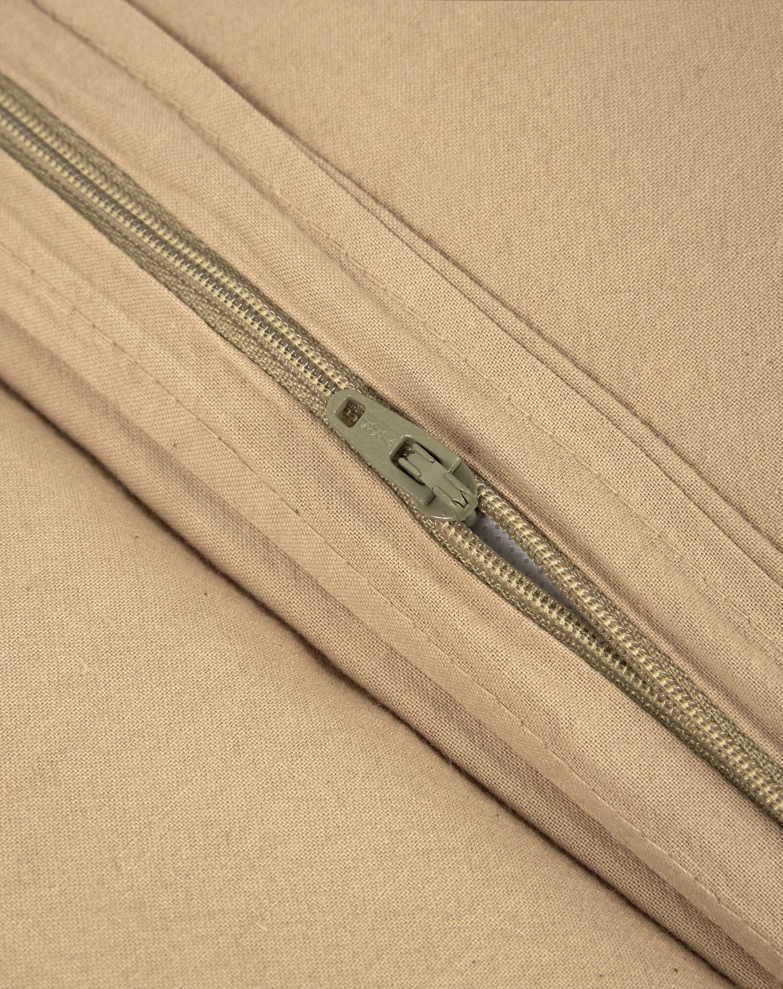 Zipped cot bumper in washed cotton Wabi-Sabi