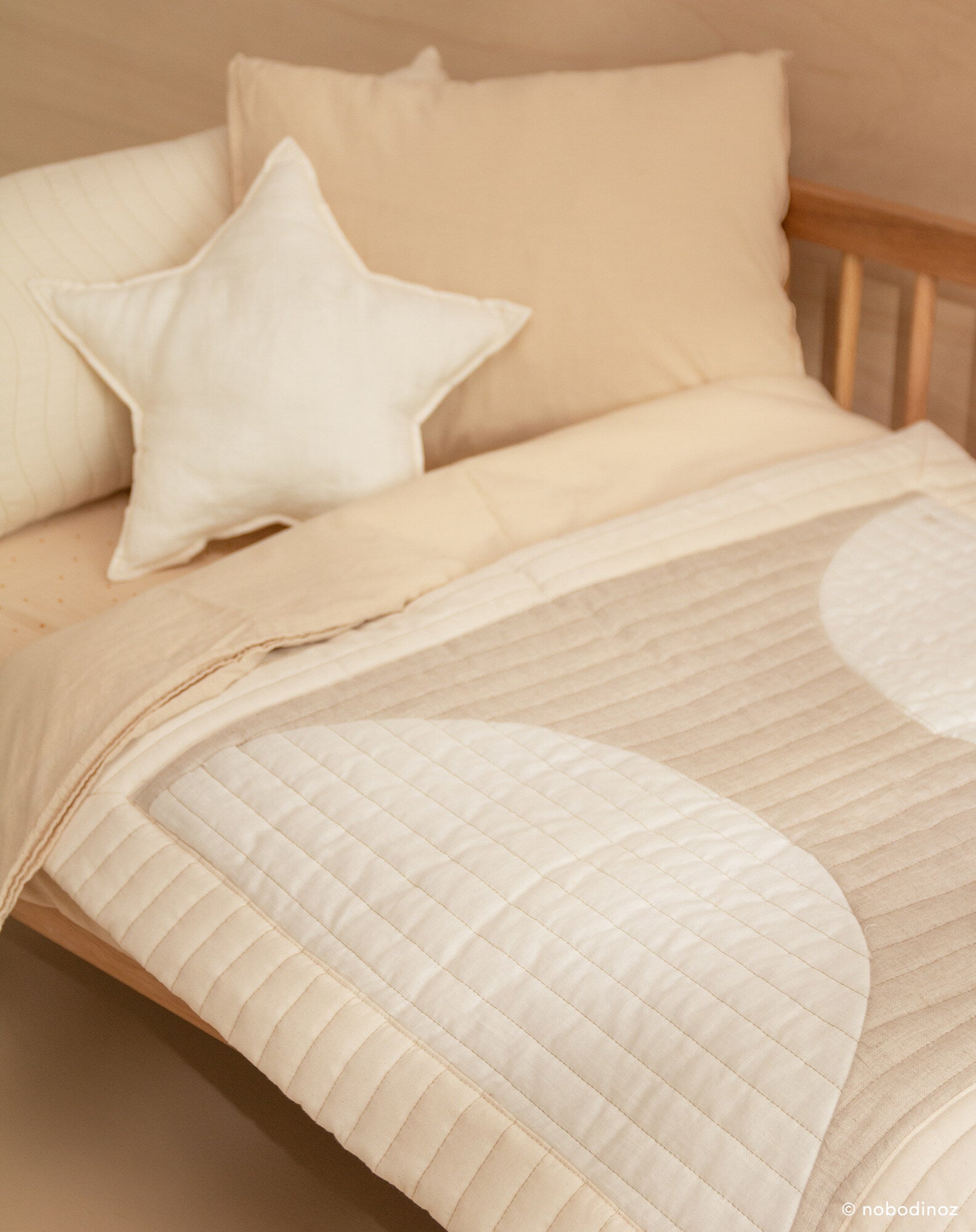 Lin français moon quilted blanket