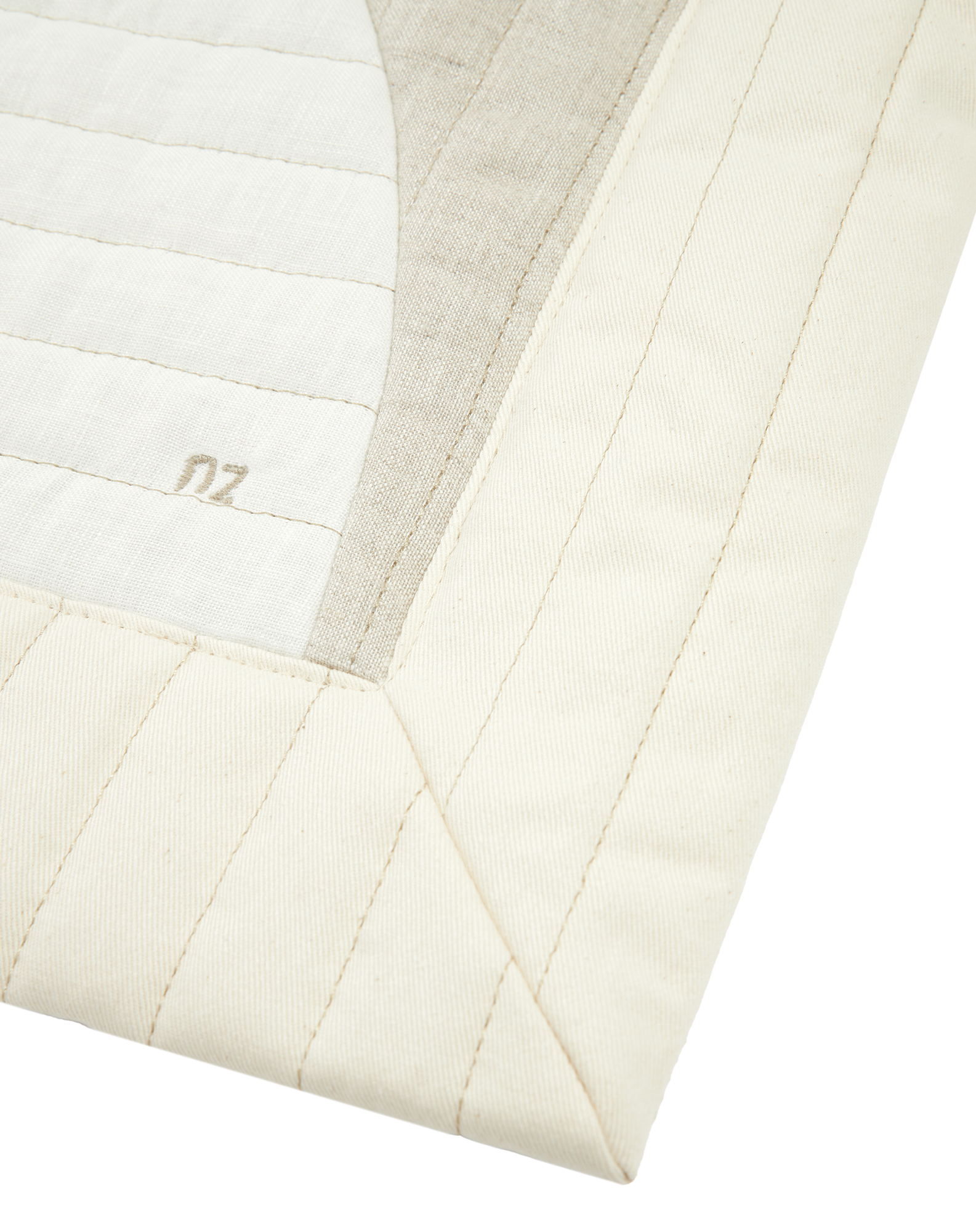 Lin français moon quilted blanket