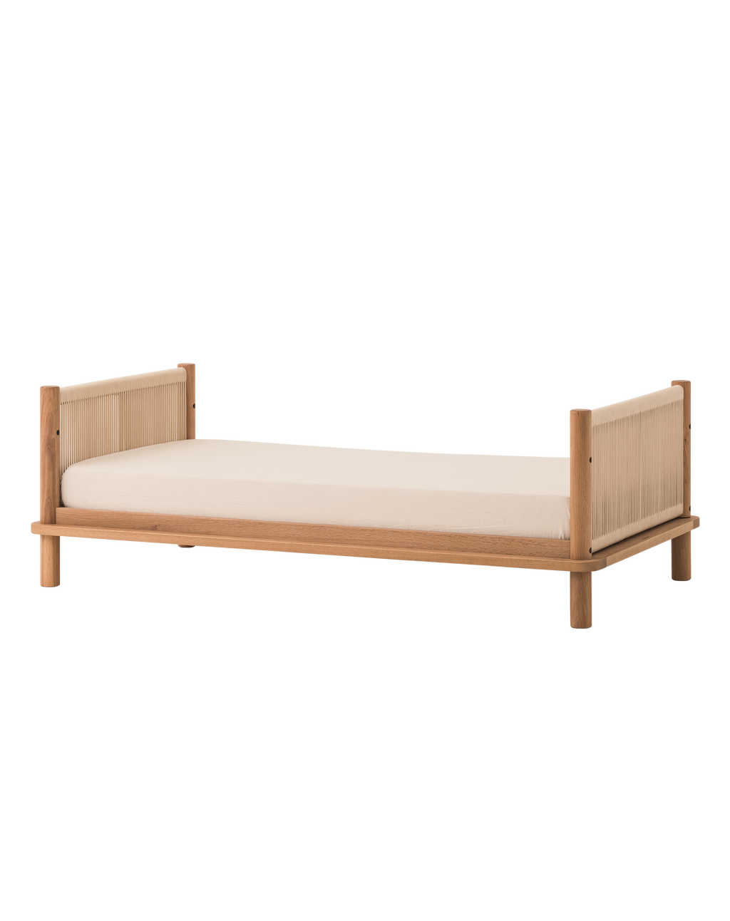 Junior bed in solid oak wood Latitude