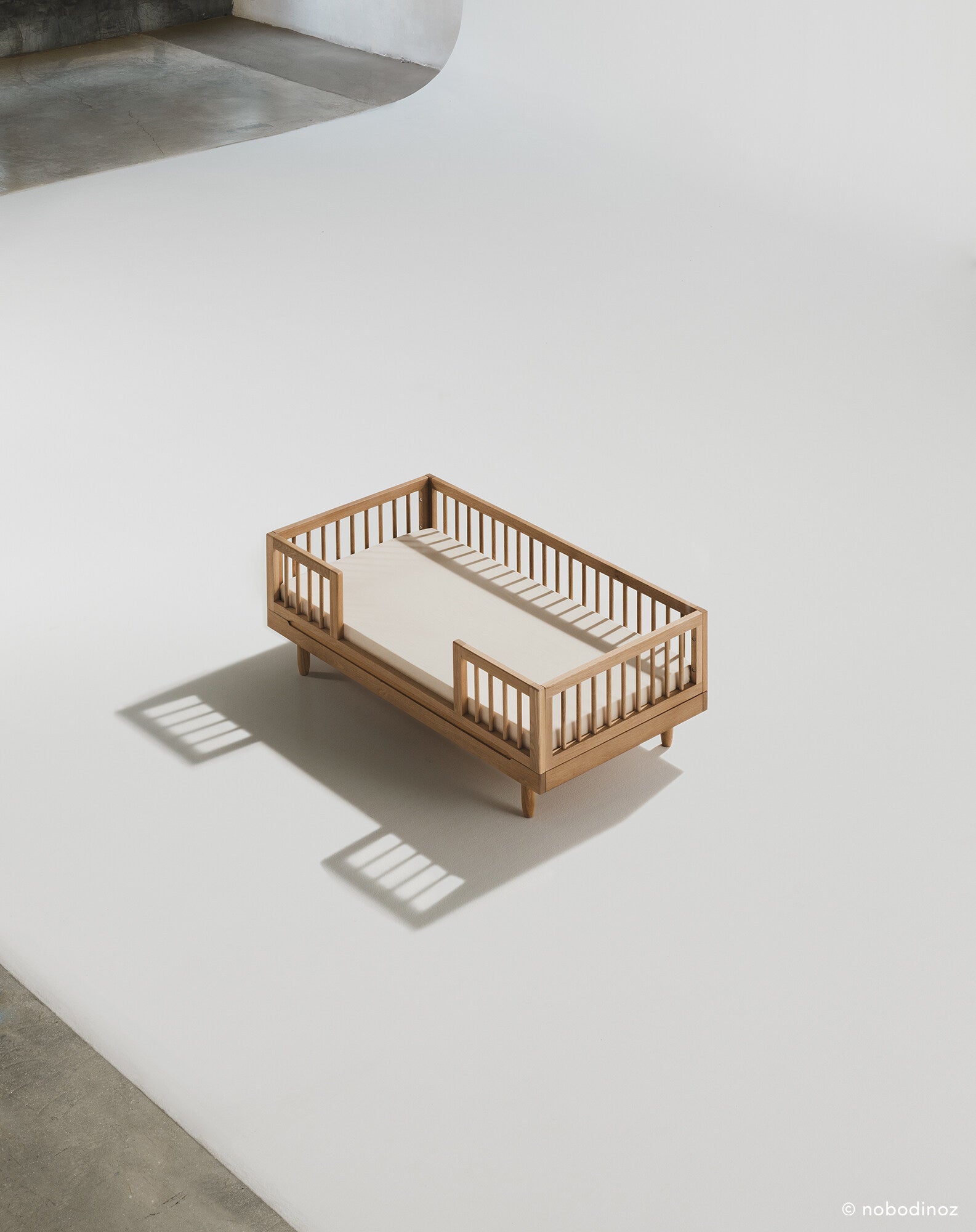 Cama junior de roble macizo Pure