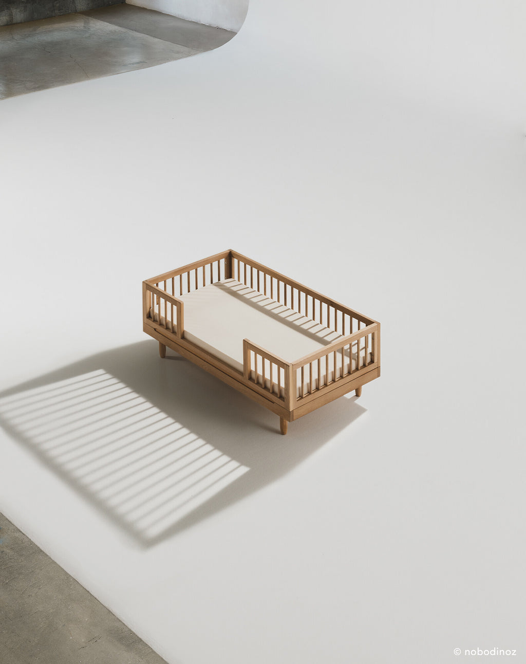 Cama junior de roble macizo Pure