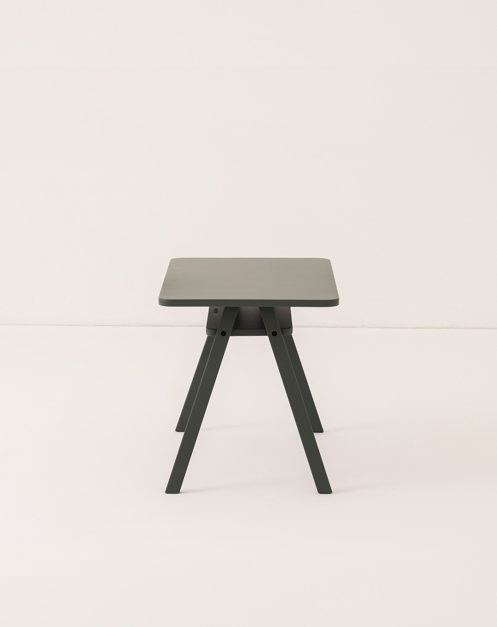 Pack kid's table with 1 chair Growing Green