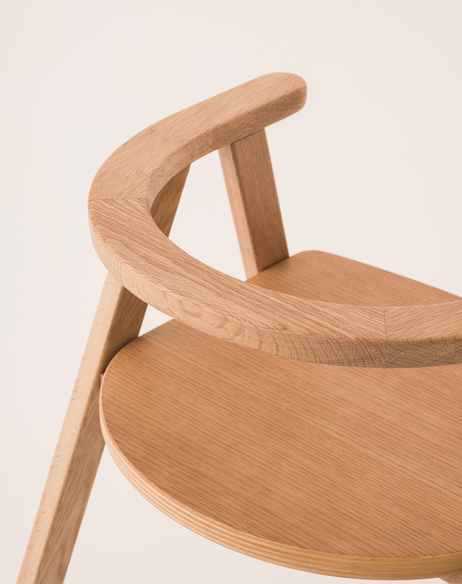 Conjunto mesa infantil con 2 sillas Growing Green