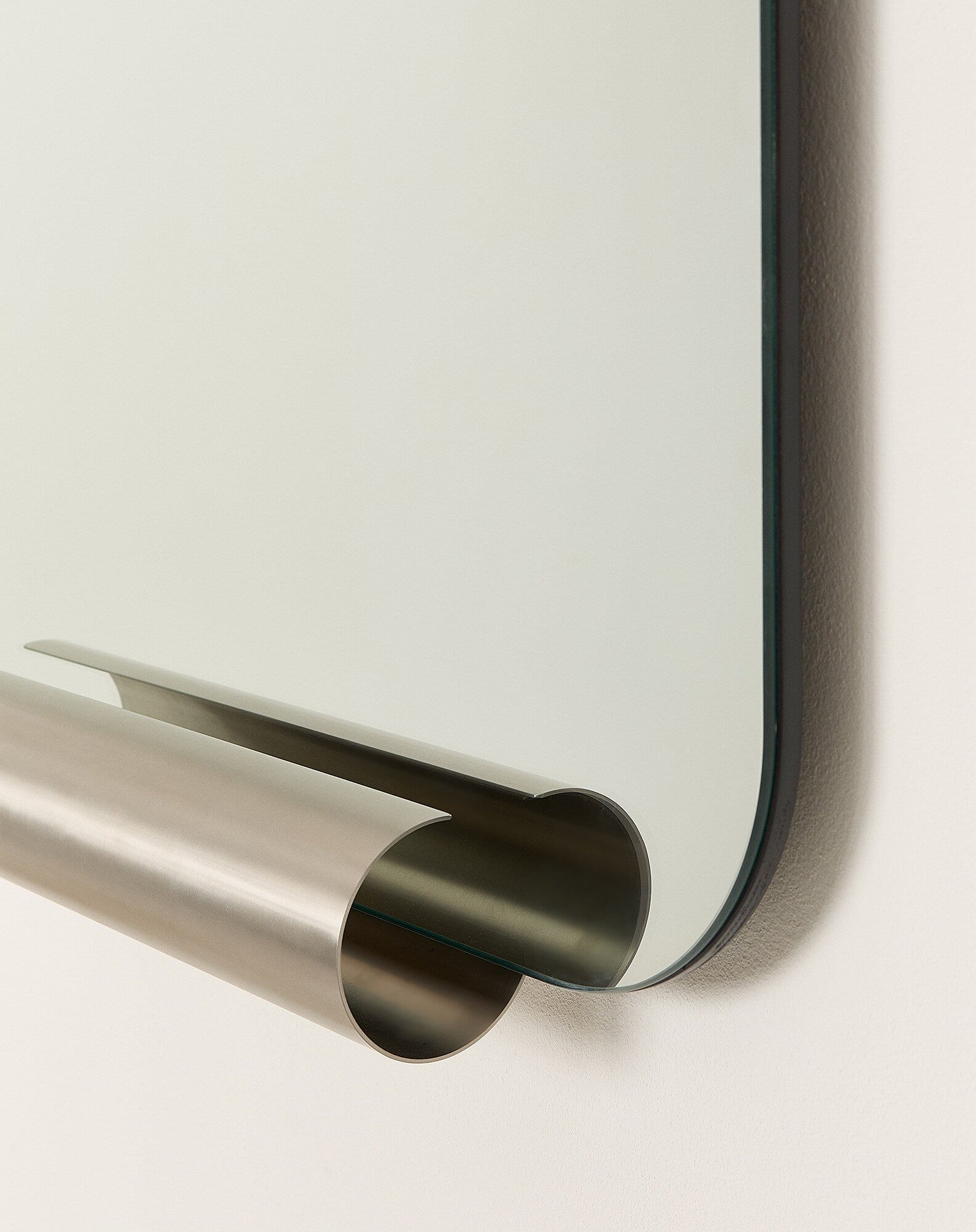 Brushed stainless steel Roll mirror