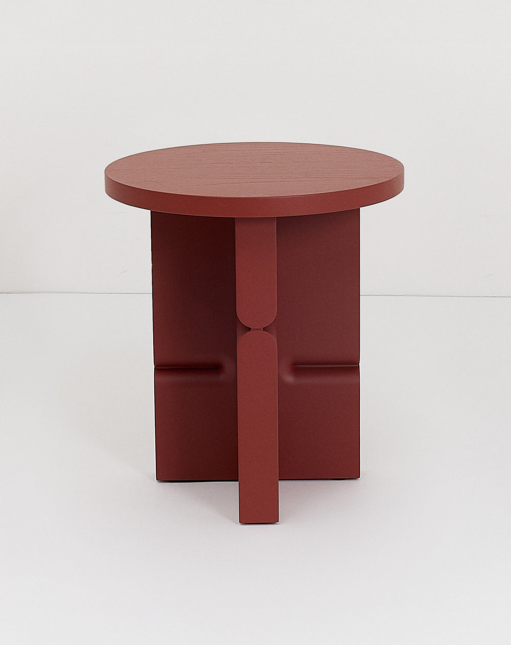 Tabouret et table d'appoint en bois peint noon