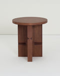 Taburete y mesa auxiliar de madera tintada noon