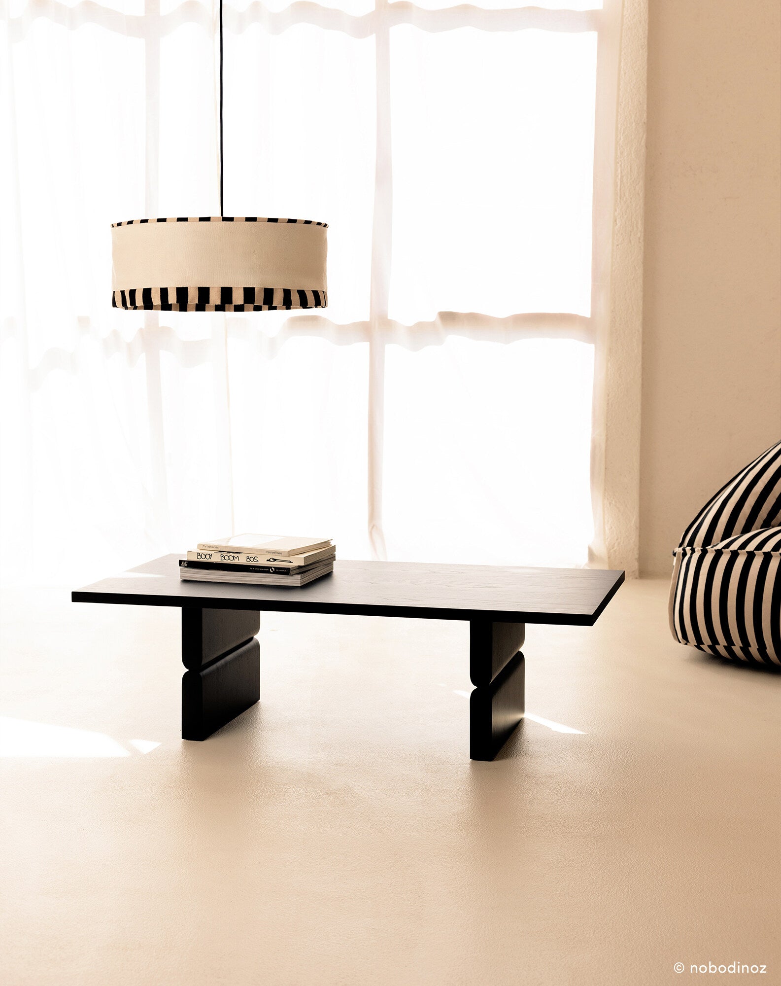 Mesa de centro de madera pintada noon