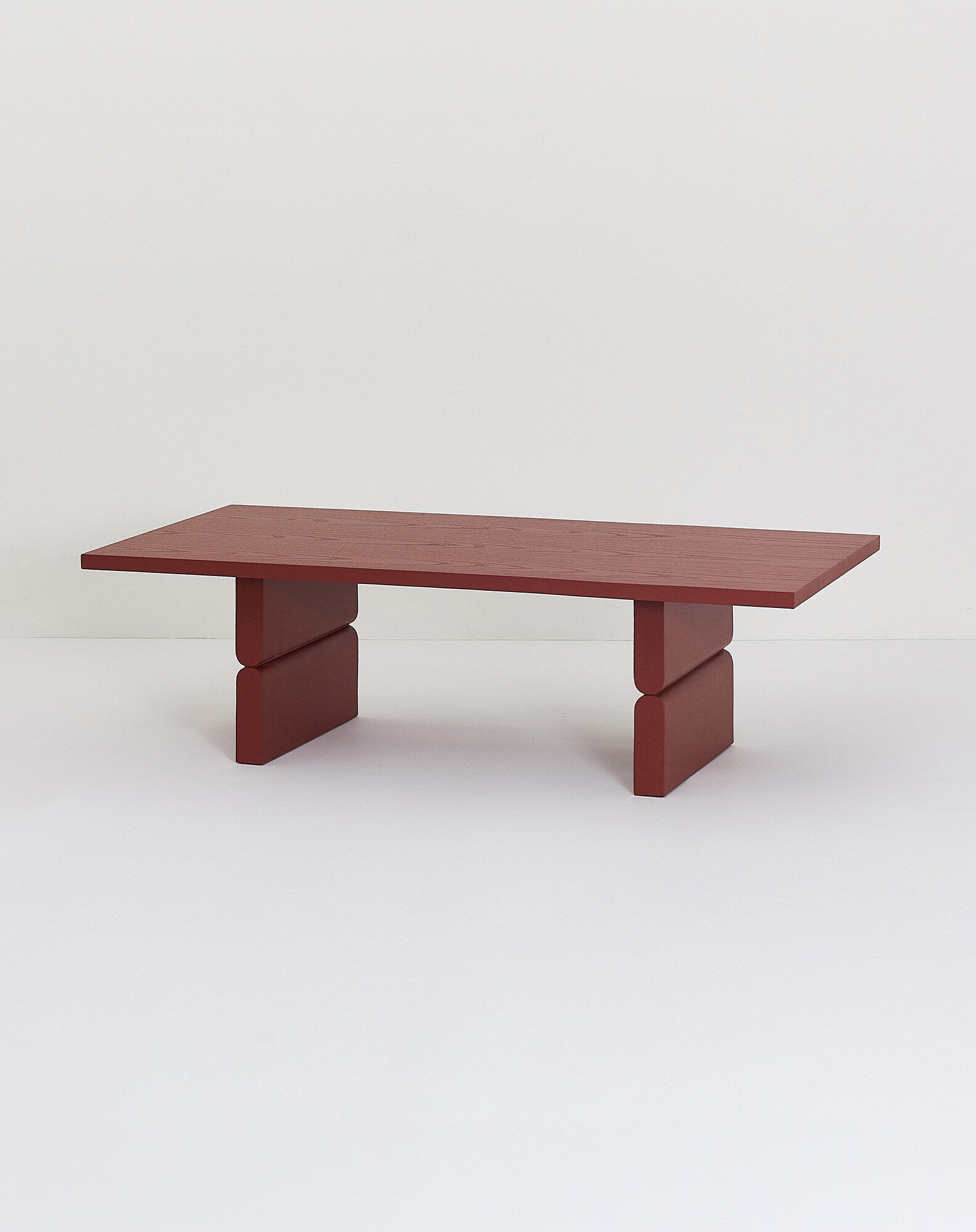 Table basse en bois peint noon