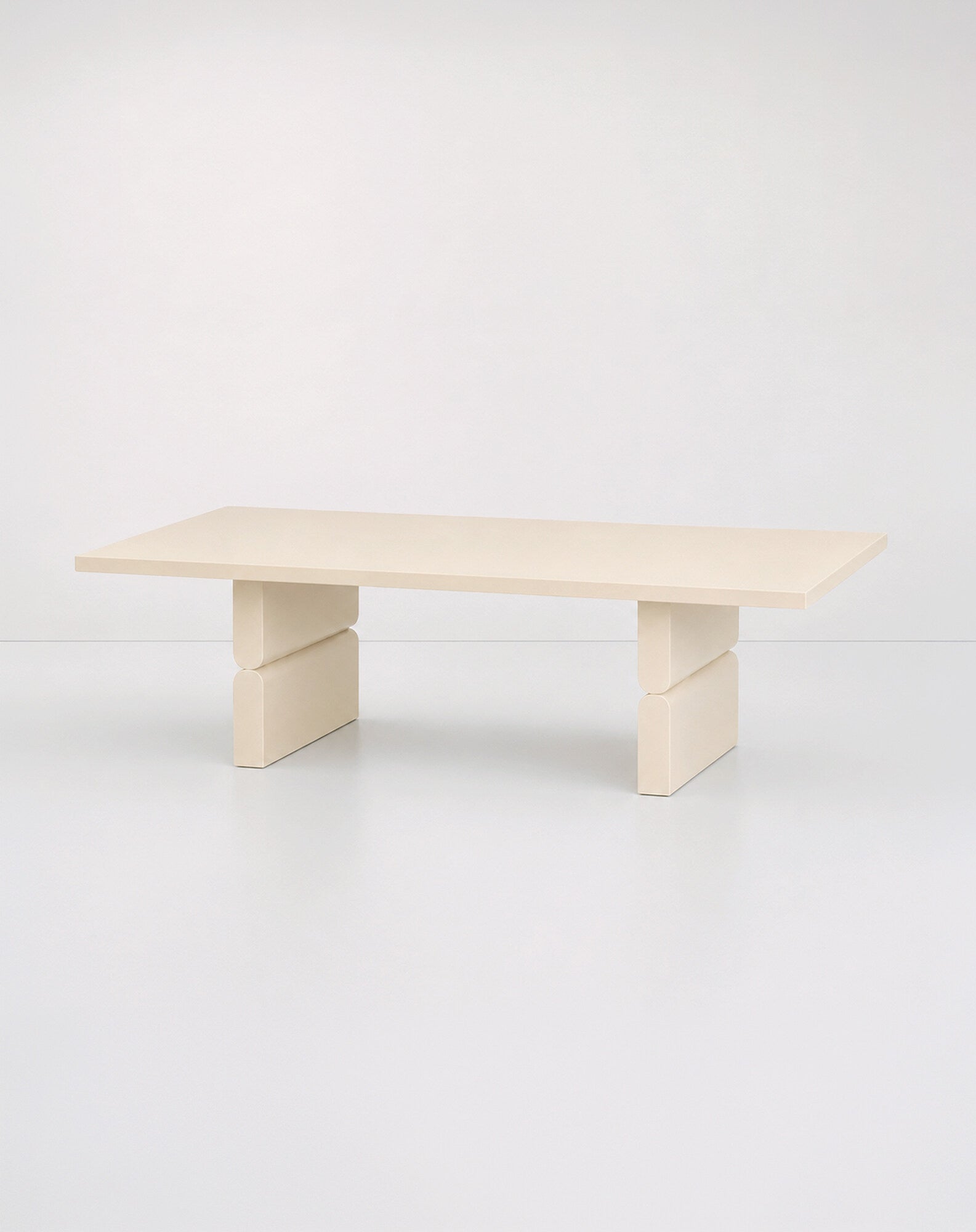 Table basse en bois peint noon