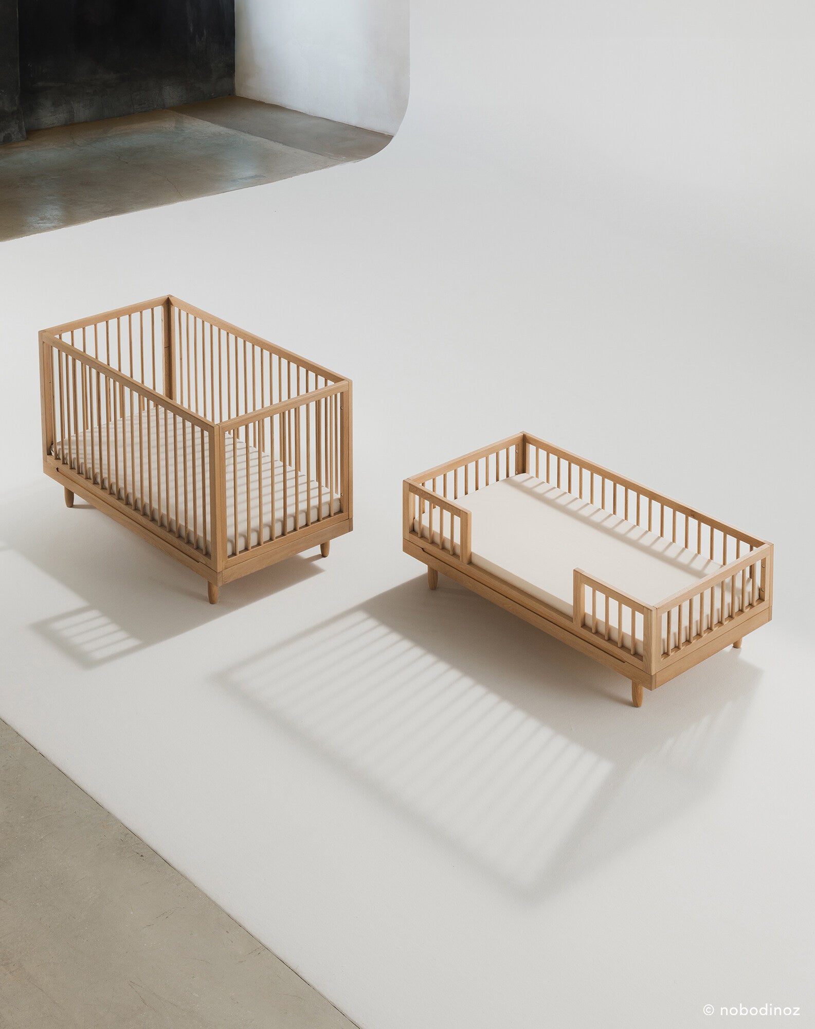 Cuna evolutiva de roble macizo + Kit de conversión en cama junior Pure