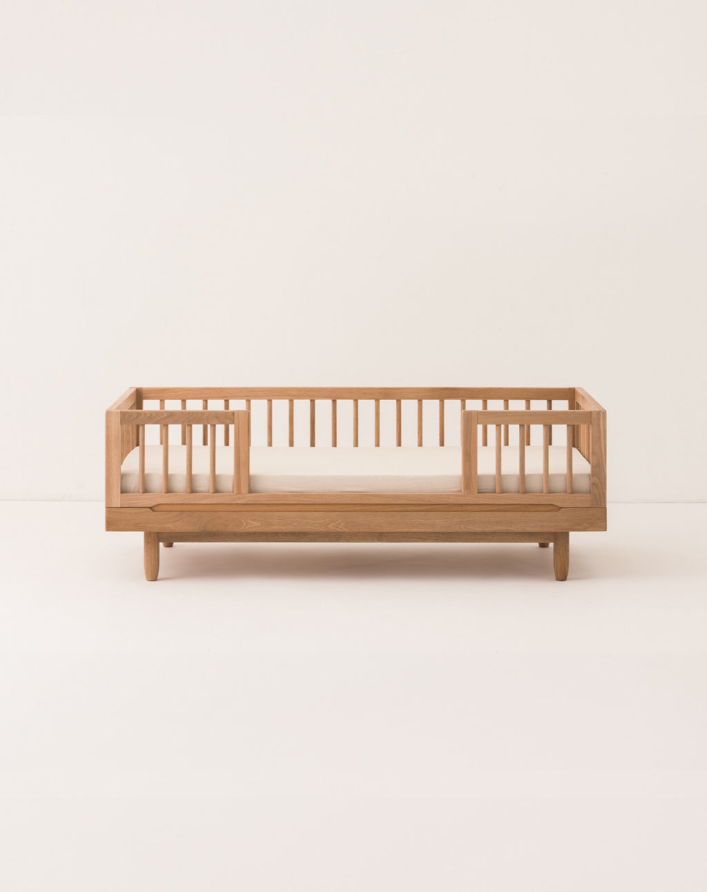 Safety bed barrier in solid oak Pure
