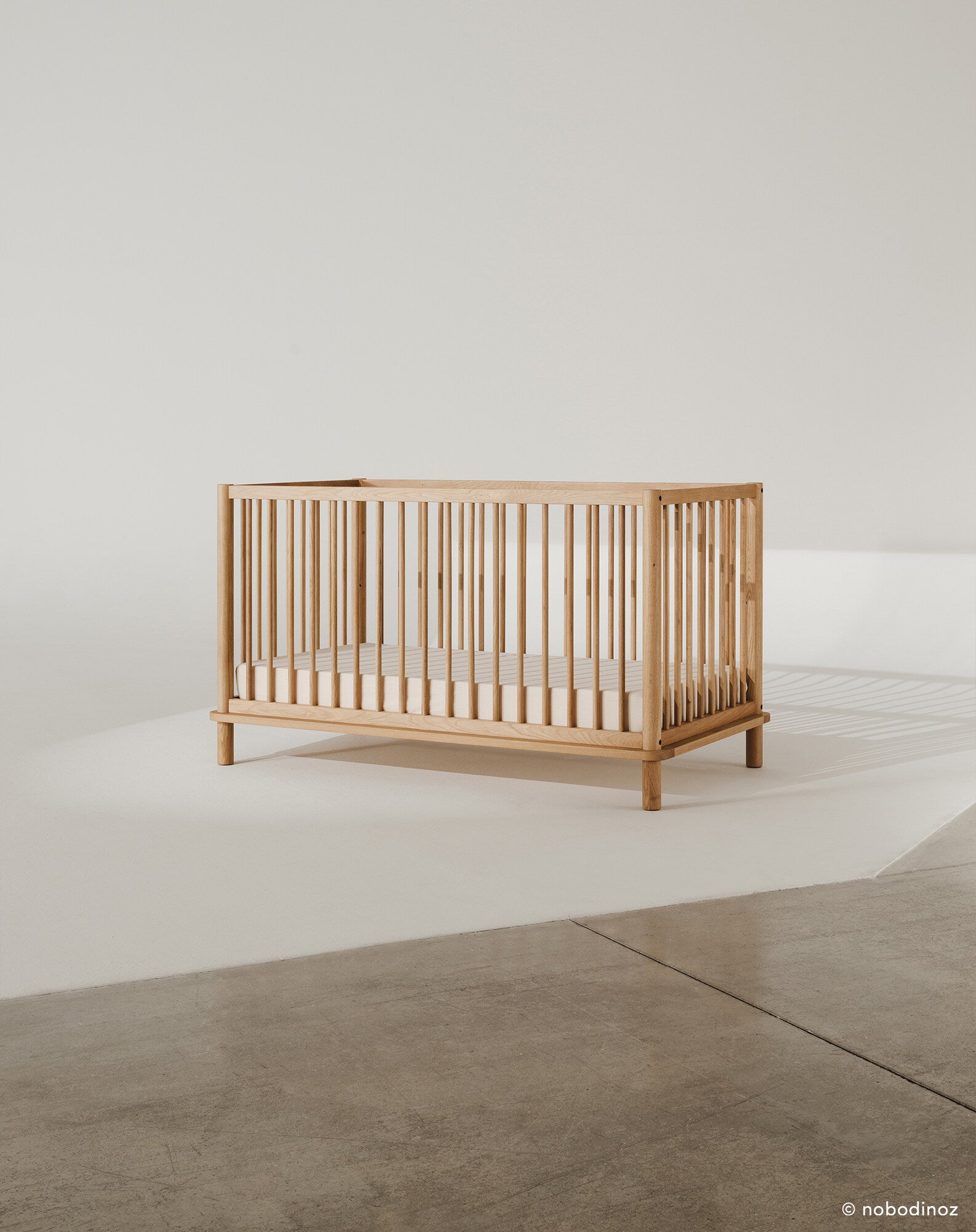 Lit bébé évolutif en bois de chêne massif Latitude