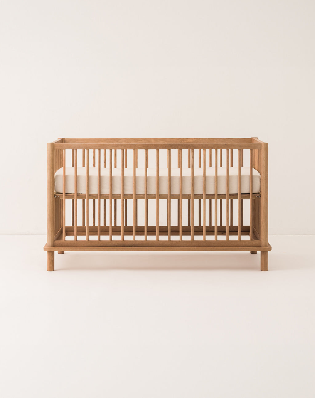 Lit bébé évolutif en bois de chêne massif Latitude