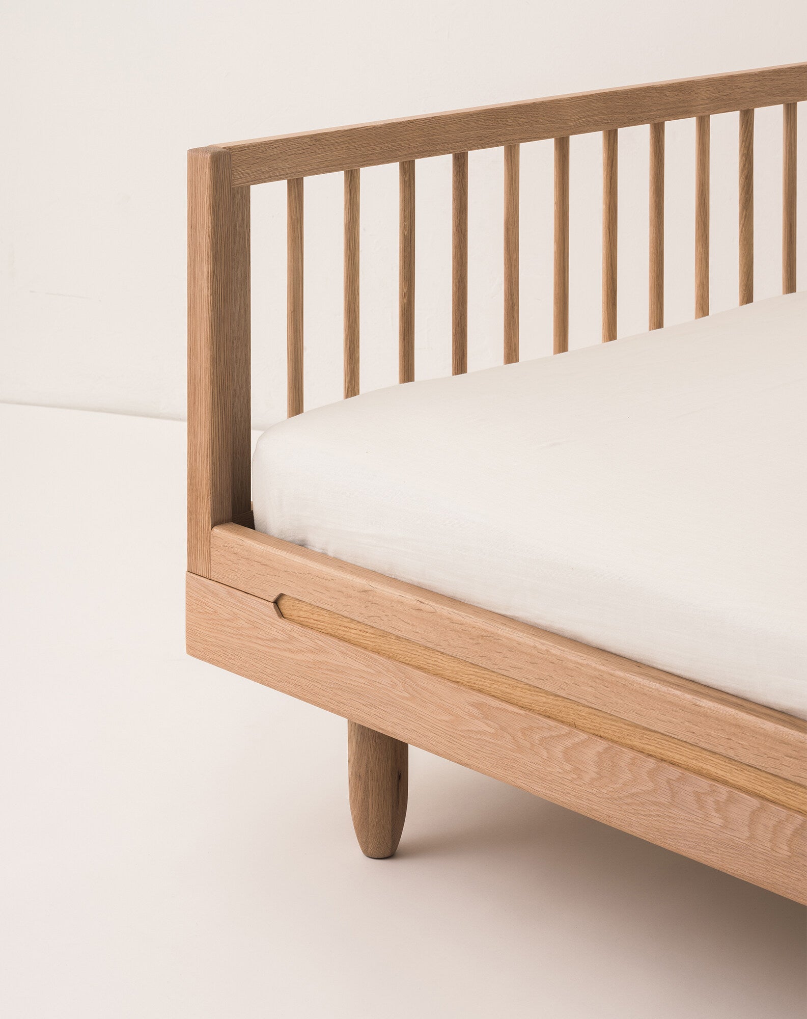 Lit individuel en chêne massif + extension sofa Pure