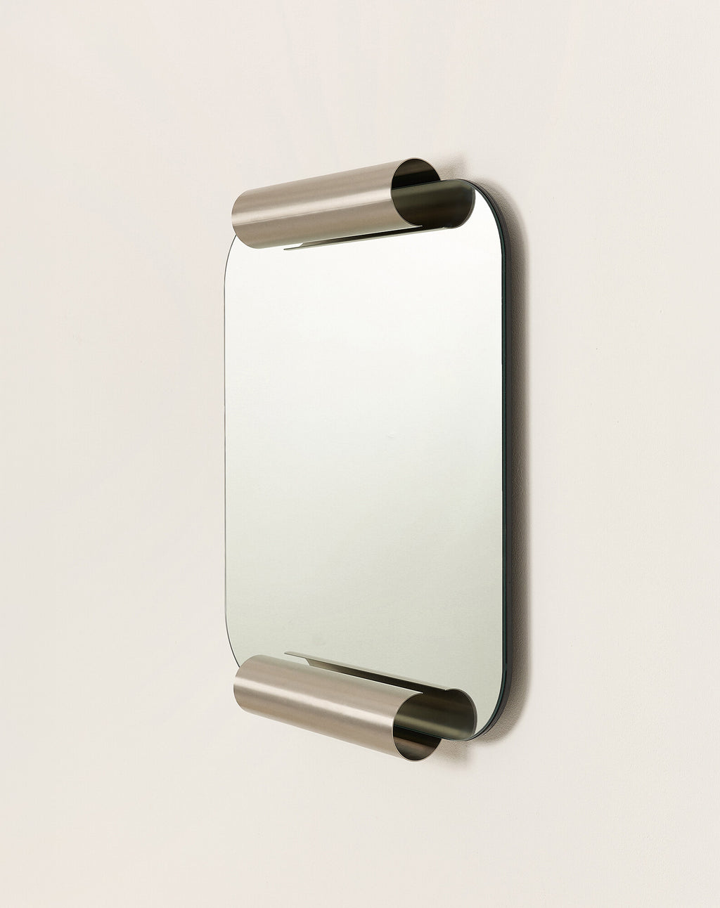 Miroir Roll en acier brossé