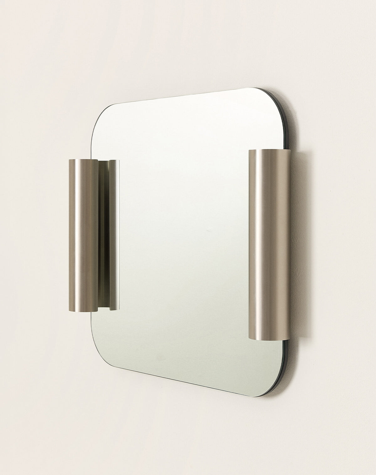 Miroir Roll en acier brossé